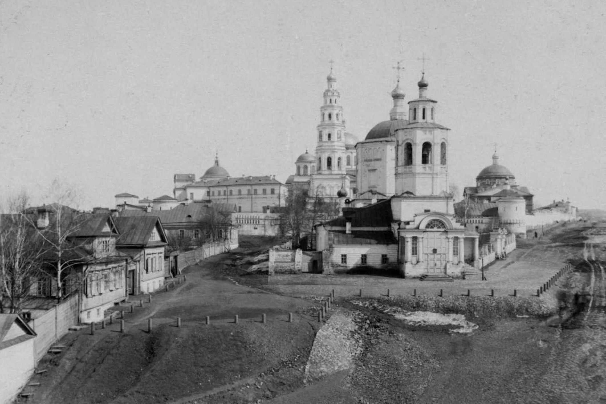 Старая казань. Церковь Параскевы пятницы Казань. Казань 19 век. Казань Богородицкий монастырь до революции. Пятницкая Церковь Казань история.